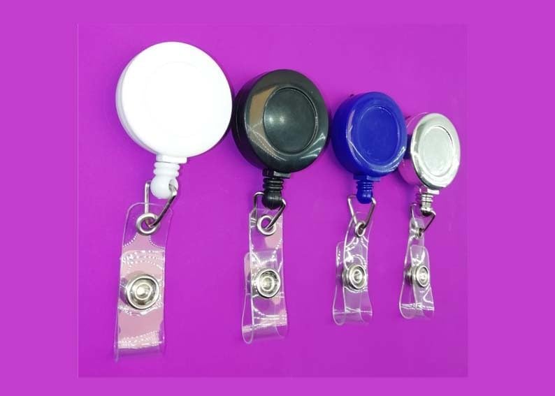 Benim Marifetlerim - Karışık Renkli Yoyo Yaka Kartı Tutucu 1 Adet