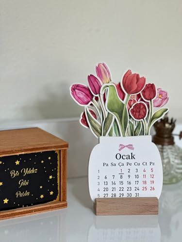 2026 Ahşap Ayaklı Çiçekli Mini Özel Tasarım, Masaüstü Takvim, Lale Çiçek Buketi - Yeni Yıl 2026