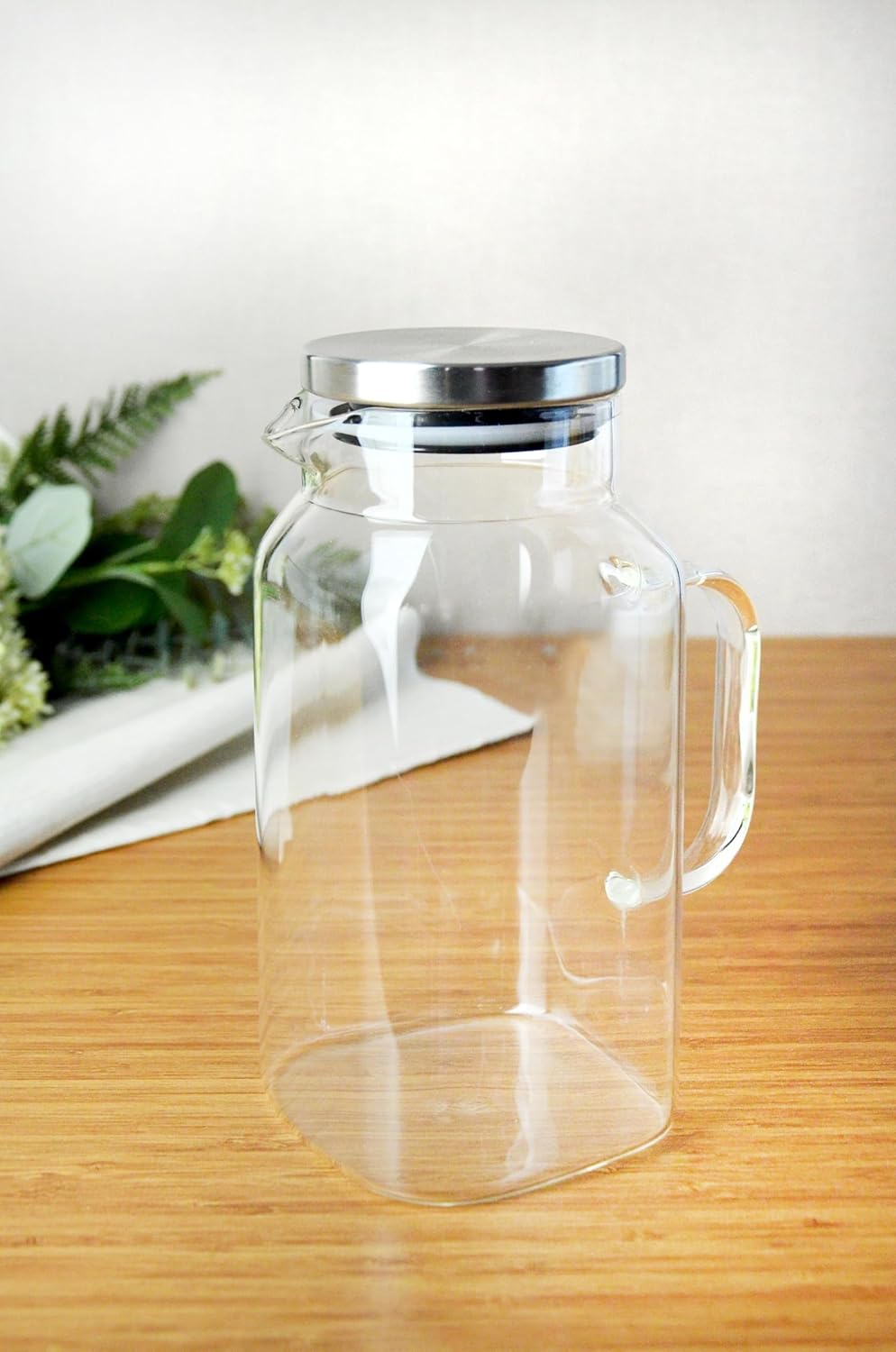 1,5lt Borosilikat Ateşe Dayanıklı Metal Kapaklı Cam Kare Sürahi