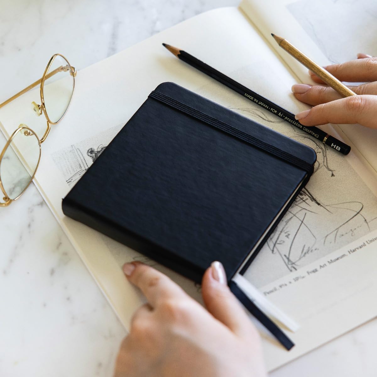 12x12 cm Sert Kapak 80 Yaprak 140 gr. Eskiz Defteri - Book - Siyah