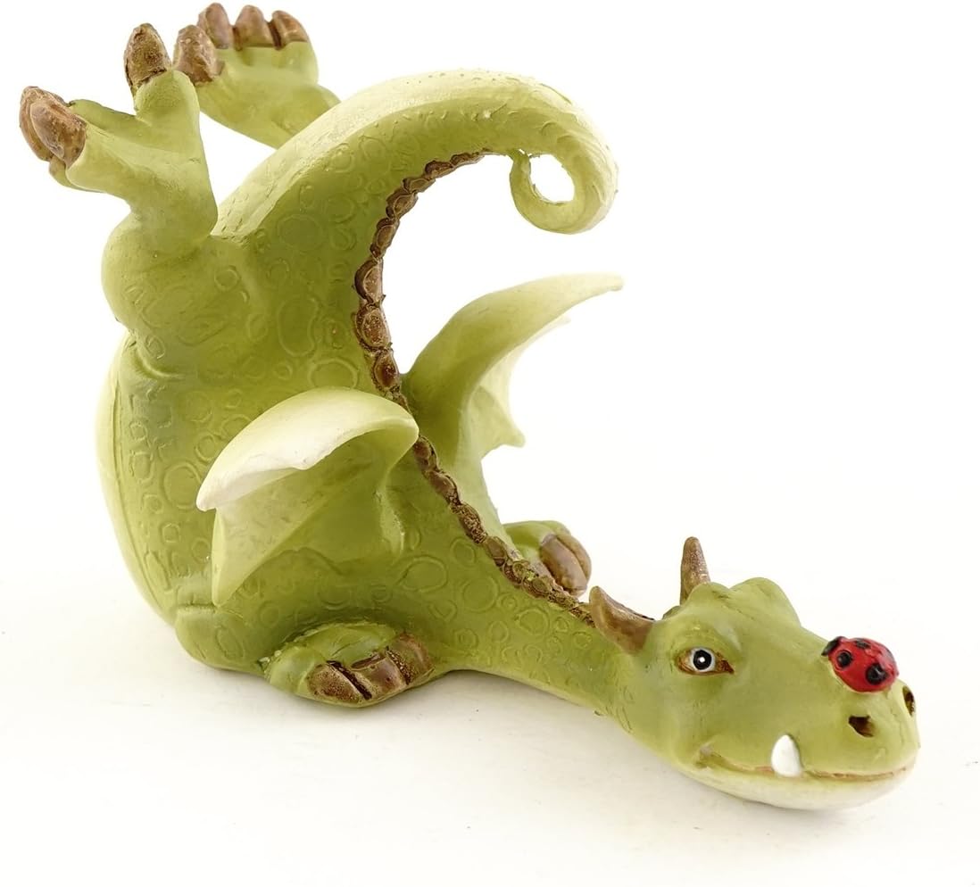 Top Minyatür Bahçesi ve Teraryum Yeşil Ejderha Uğur Böceği Heykelcik ile Oynuyor